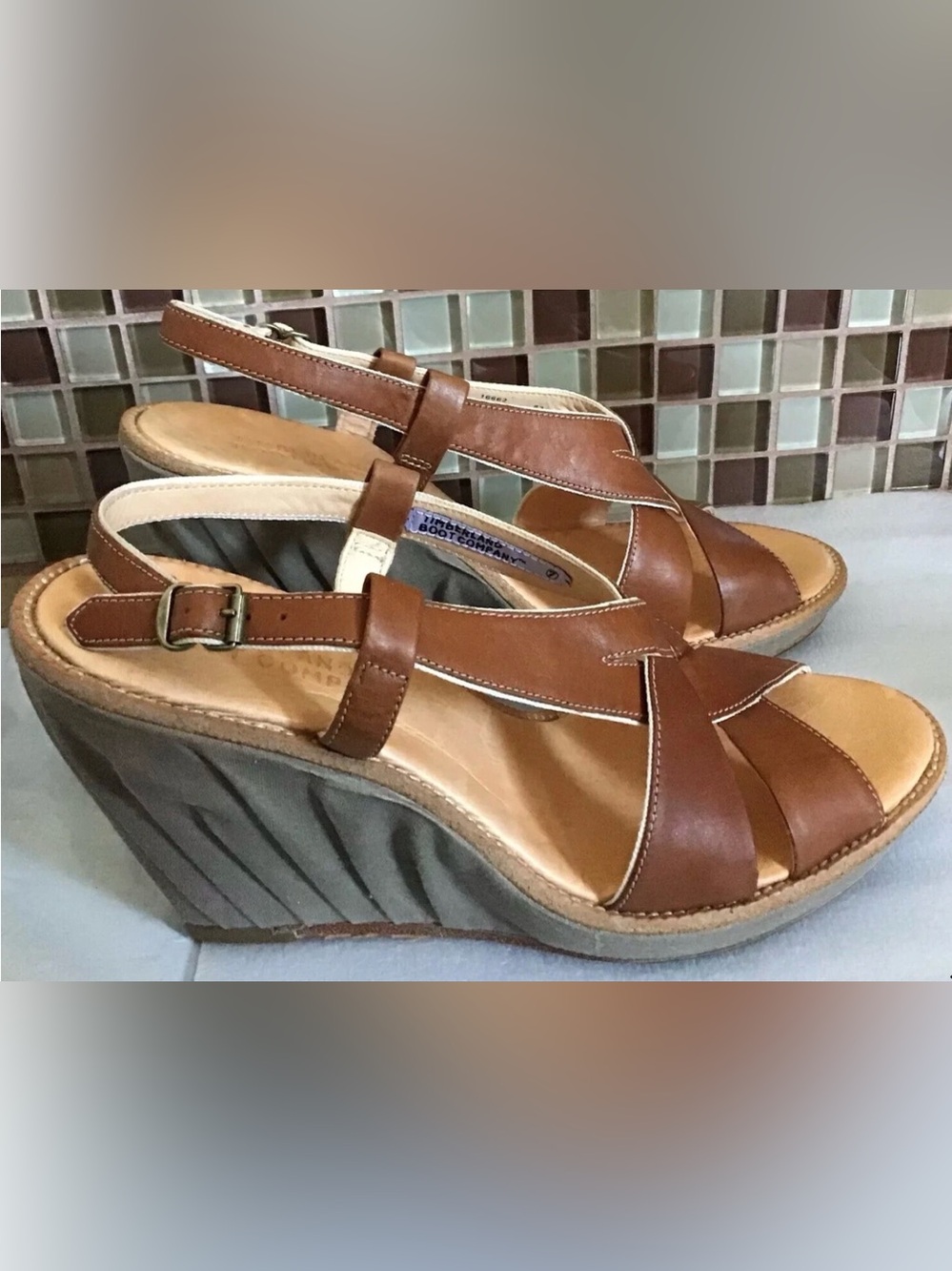 Timberland Boot Company Women's Wedge Sandal Brown/Tan Canvas Size 7M New no box
